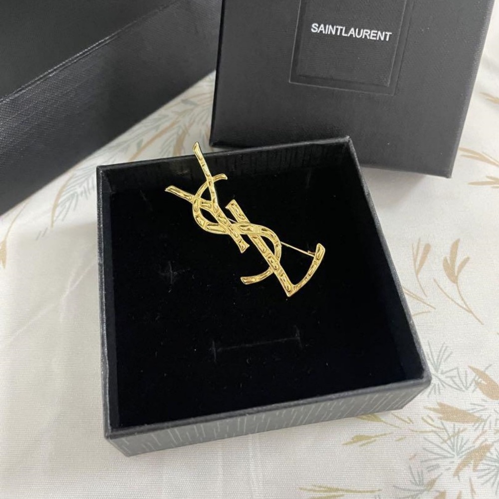 🍟Authentic YSL Gold Brooch Featuring Iconic Branding